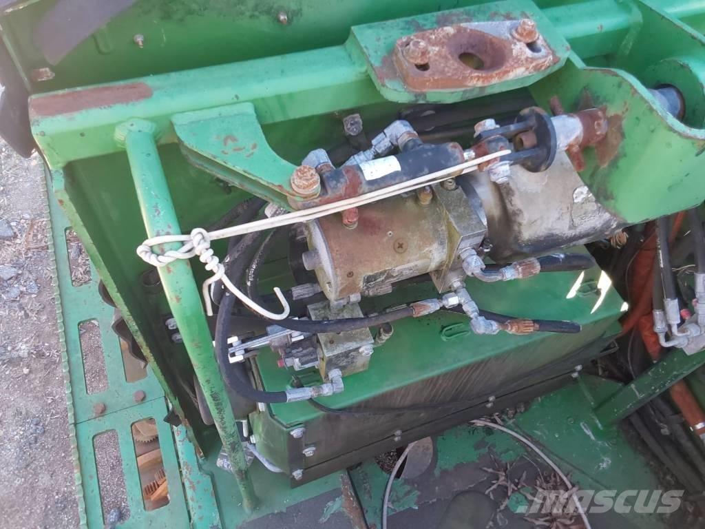 John Deere 903M Zaru savācēji