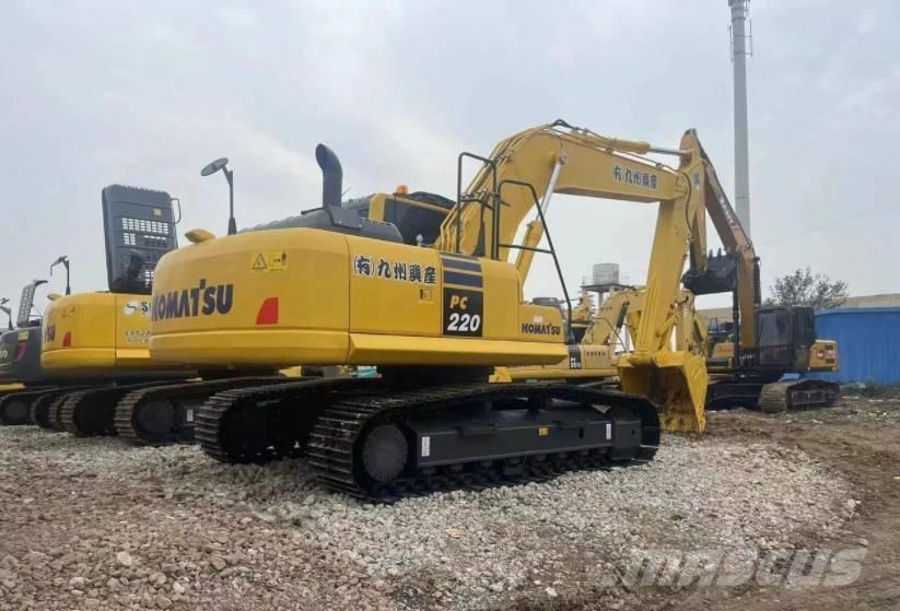 Komatsu 220-8K Kāpurķēžu ekskavatori