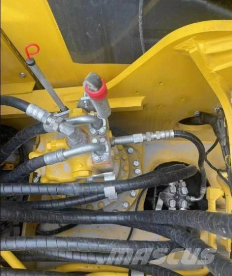 Komatsu 220-8K Kāpurķēžu ekskavatori