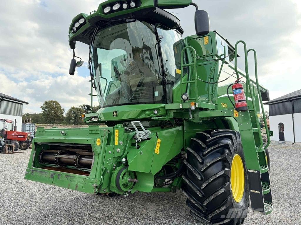John Deere T 670 i Ražas novākšanas kombaini