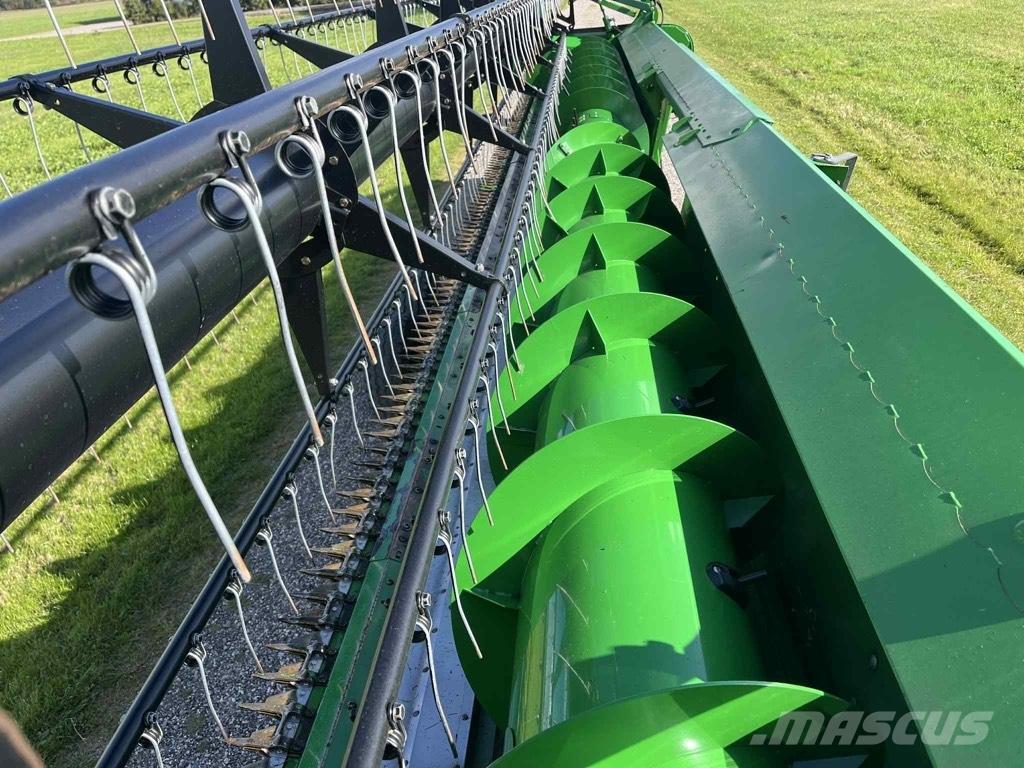 John Deere T 670 i Ražas novākšanas kombaini