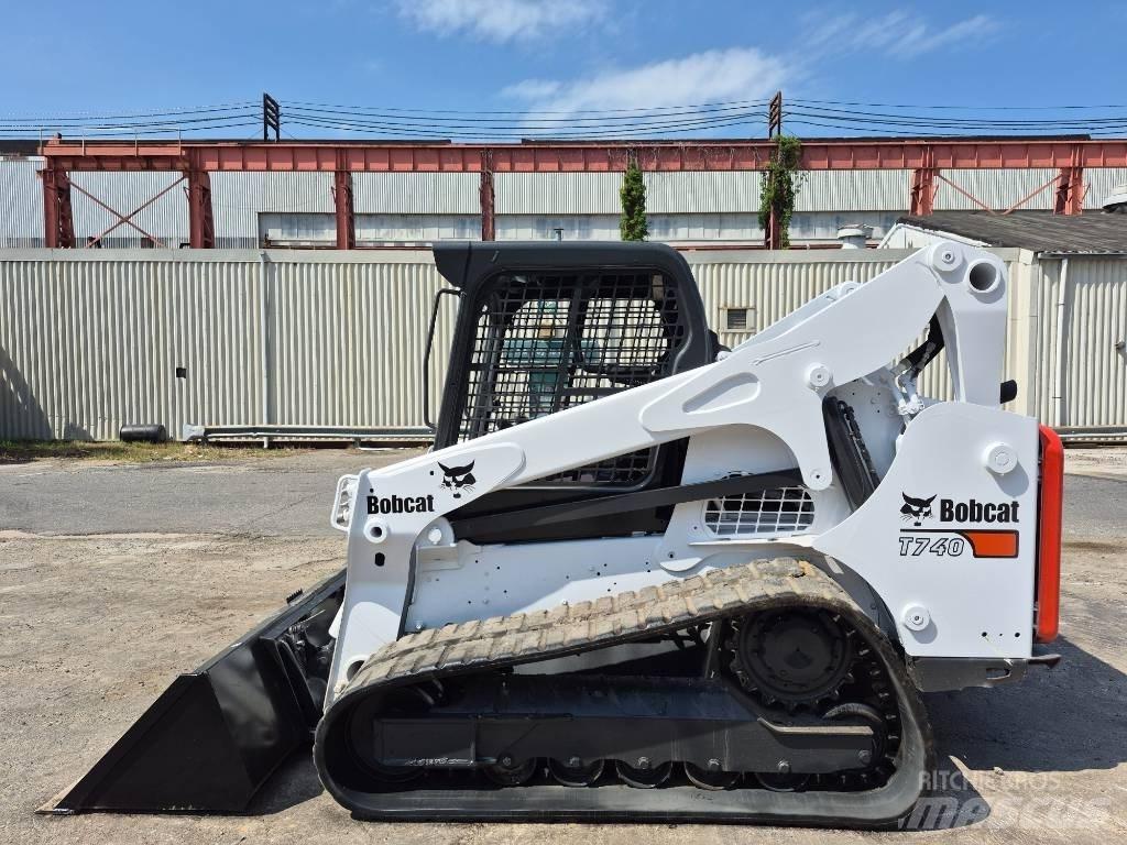 Bobcat T 740 Lietoti riteņu kompaktiekrāvēji