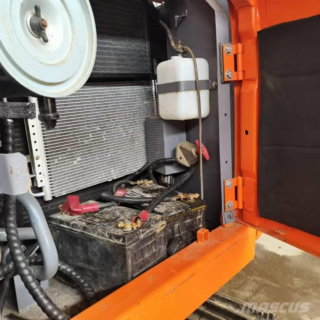  zaxis 130 Kāpurķēžu ekskavatori