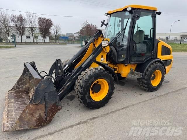 JCB 406 Iekrāvēji uz riteņiem