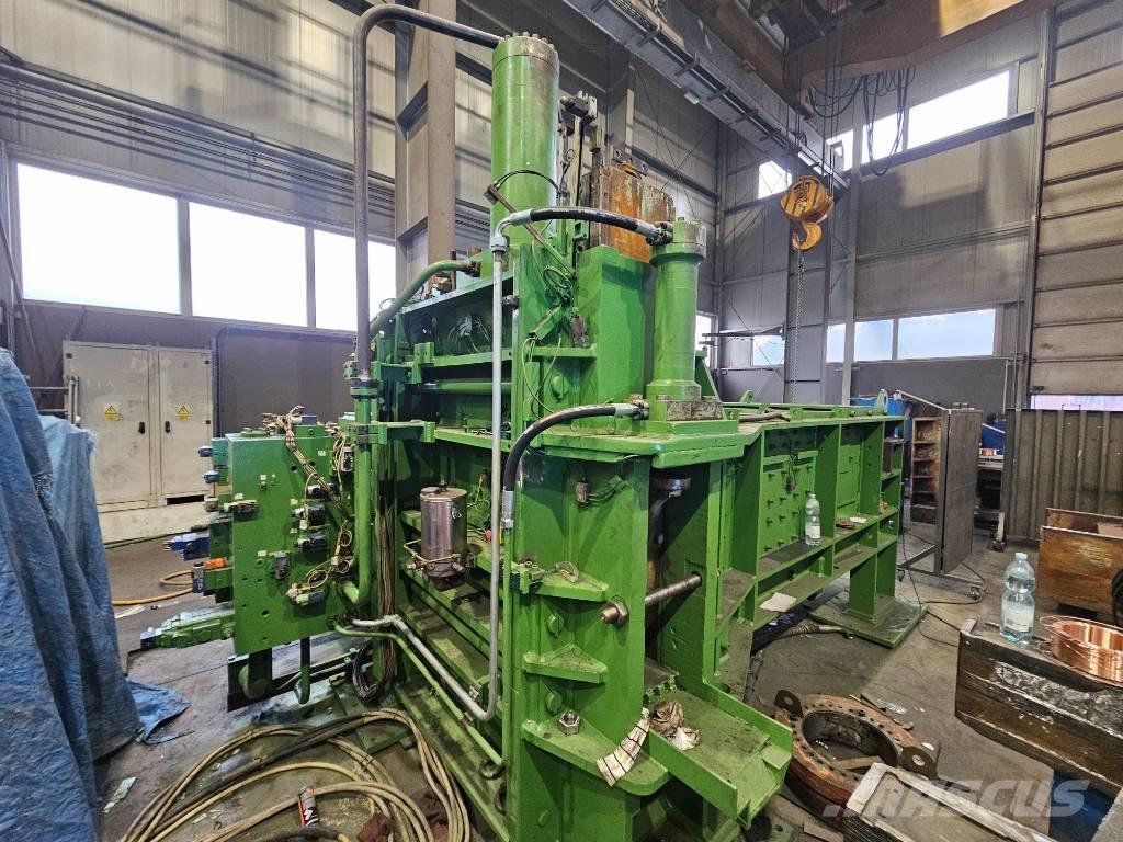  Henschel 30 x 30 Rūpnieciskās preses