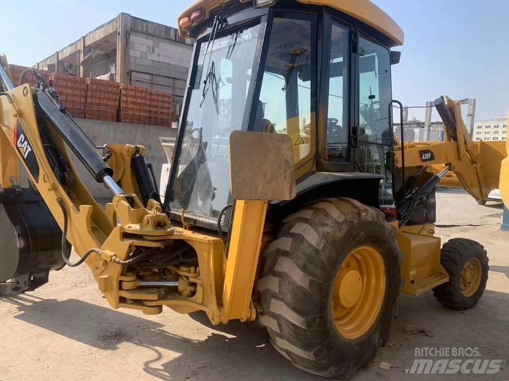 CAT 420 F Ekskavatori-iekrāvēji
