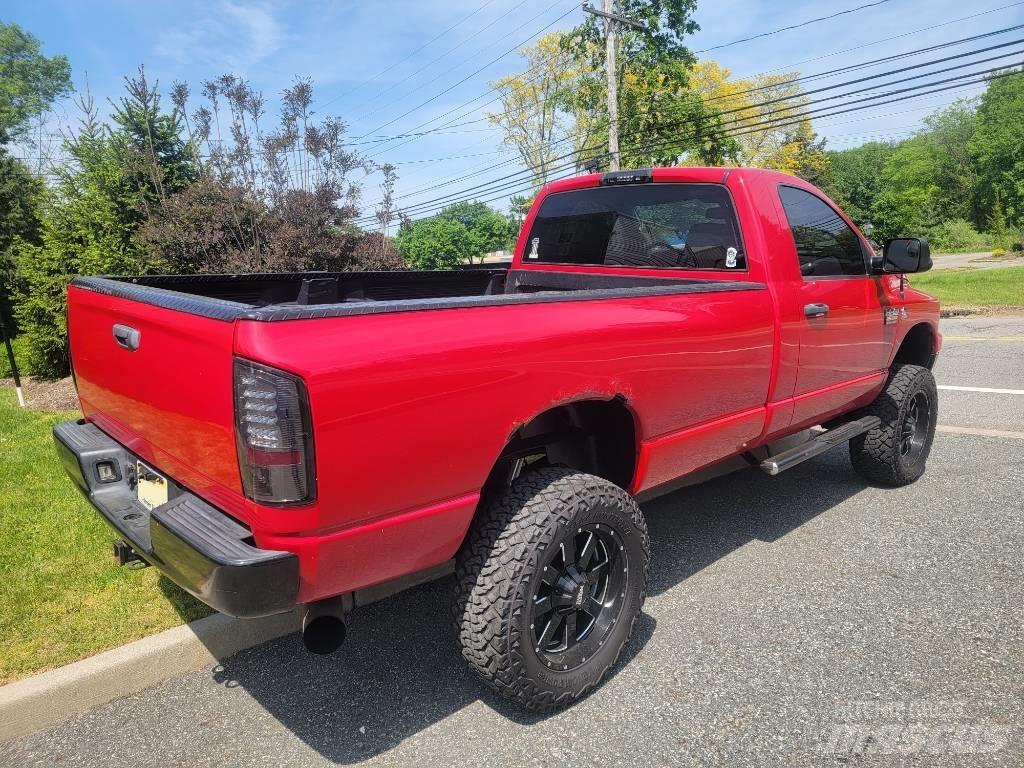 Dodge Ram 2500 Vieglais kravas automobilis/izkraušana no sāniem