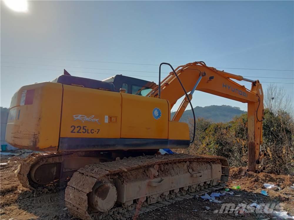 Hyundai R225LC-7 Kāpurķēžu ekskavatori