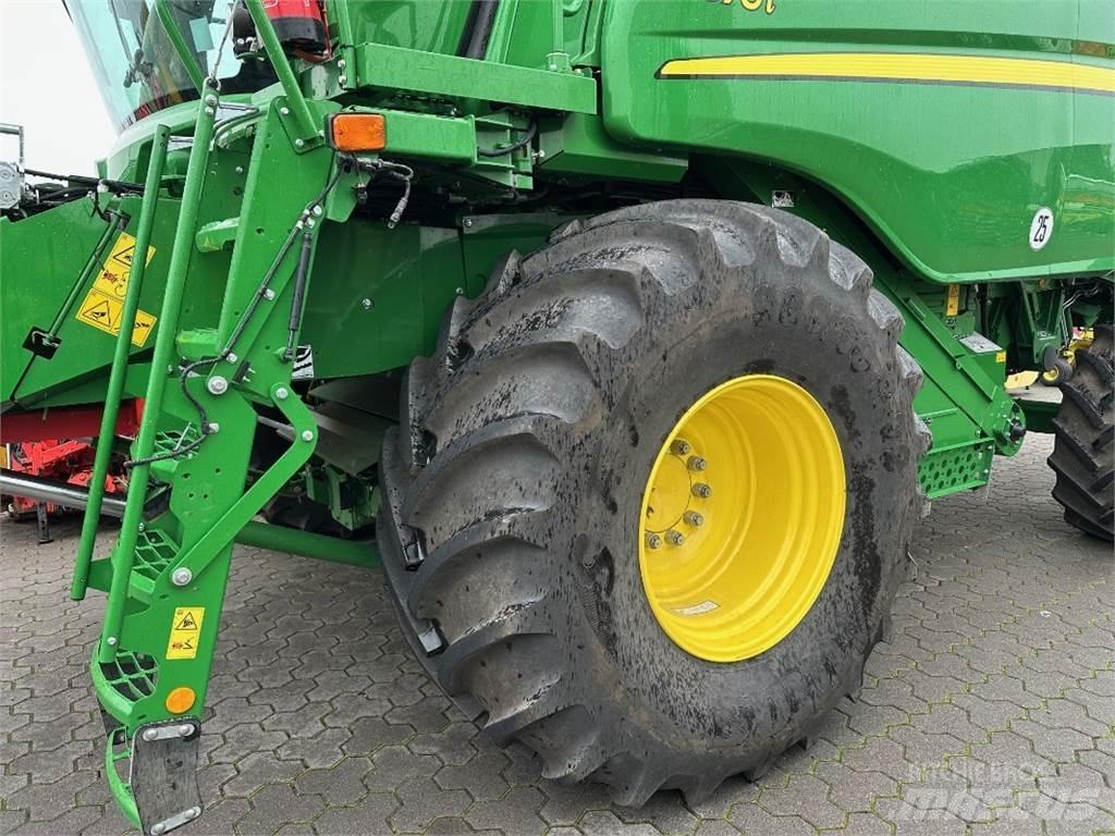 John Deere T 670 i Ražas novākšanas kombaini