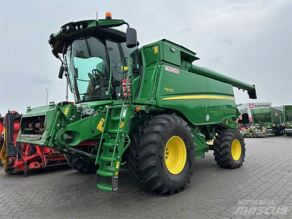 John Deere T 670 i Ražas novākšanas kombaini