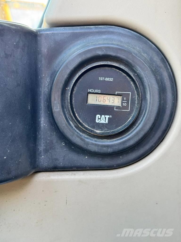 CAT M 315 C Ekskavatori uz riteņiem
