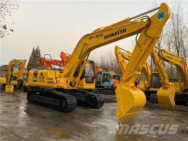 Komatsu PC200-7 Kāpurķēžu ekskavatori