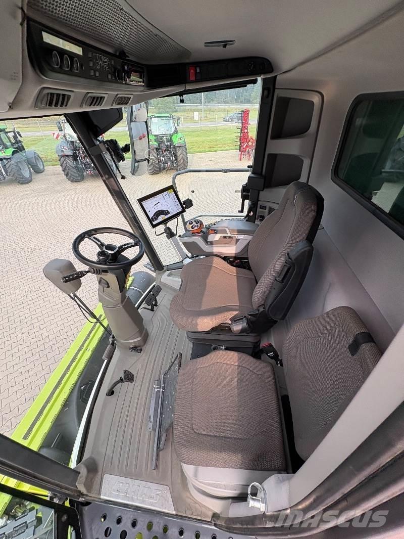 CLAAS TRION 750 Ražas novākšanas kombaini