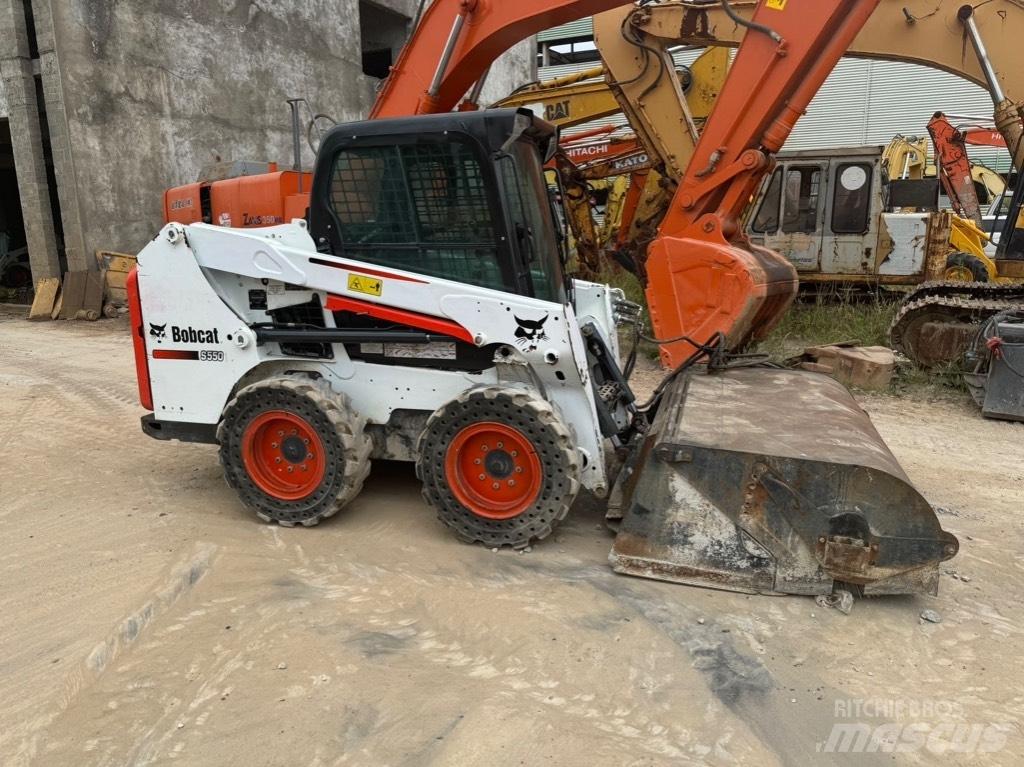 Bobcat S 550 Lietoti riteņu kompaktiekrāvēji
