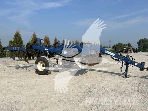 Blu-Jet 220 Cita augsnes apstrādes tehnika un papildaprīkojums