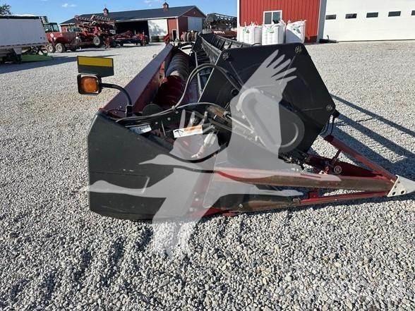 Case IH 1020 Ražas novākšanas galvas