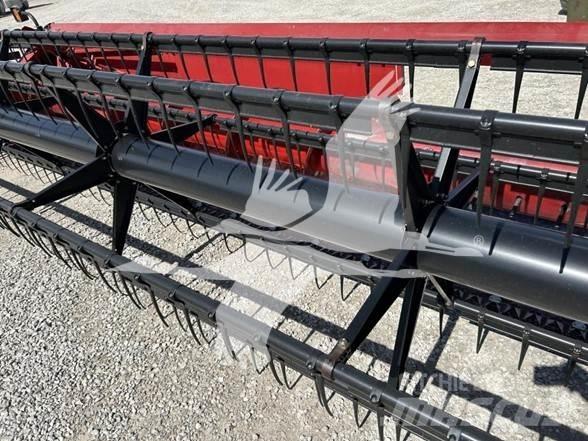 Case IH 1020 Ražas novākšanas galvas