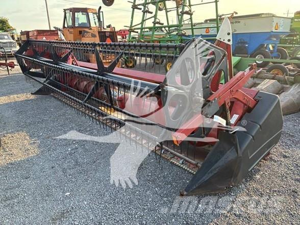 Case IH 1020 Ražas novākšanas galvas