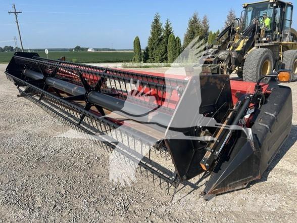 Case IH 1020 Ražas novākšanas galvas
