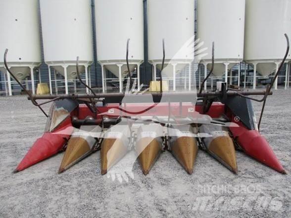 Case IH 1063 Ražas novākšanas galvas