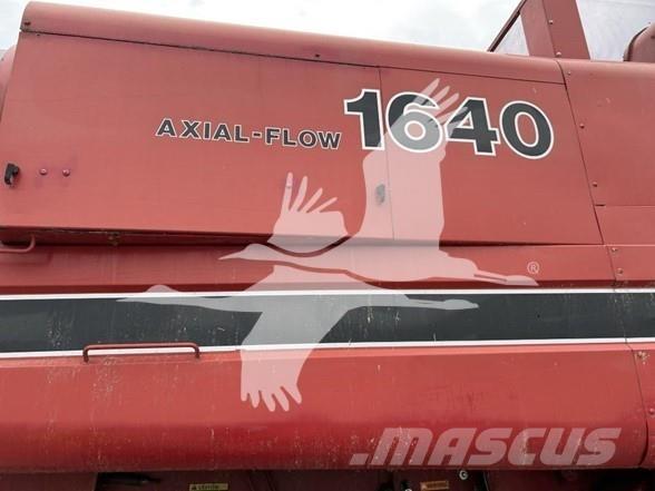 Case IH 1640 Ražas novākšanas kombaini