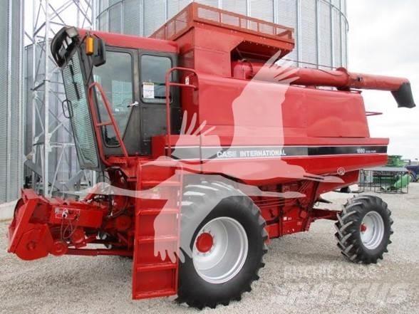 Case IH 1660 Ražas novākšanas kombaini