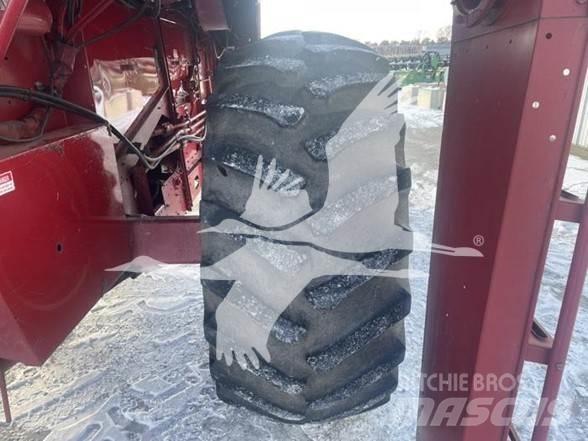 Case IH 1680 Ražas novākšanas kombaini