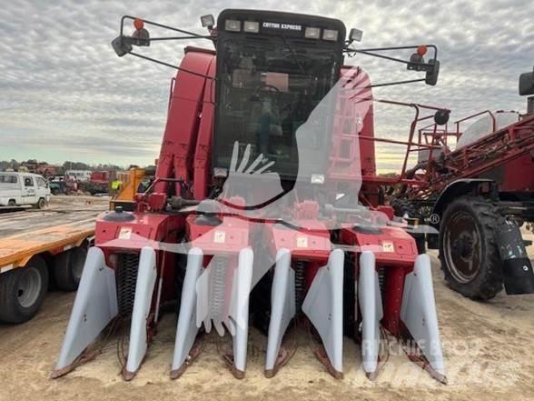 Case IH 2055 Ražas novākšanas kombaini