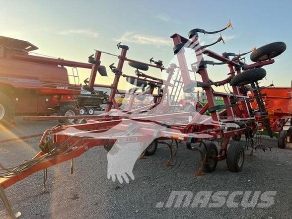 Case IH 4300 Kultivatori