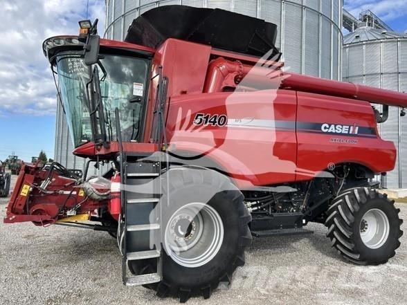 Case IH 5140 Ražas novākšanas kombaini