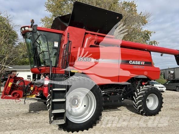 Case IH 6130 Ražas novākšanas kombaini