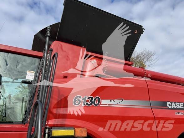 Case IH 6130 Ražas novākšanas kombaini