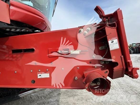 Case IH 7010 Ražas novākšanas kombaini