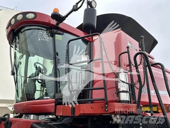 Case IH 8010 Ražas novākšanas kombaini