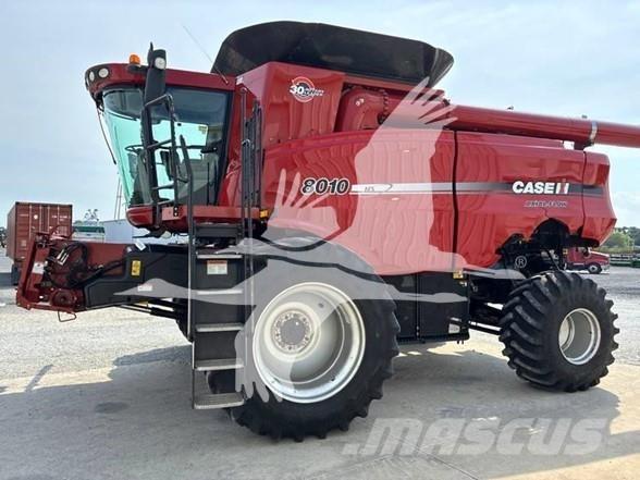 Case IH 8010 Ražas novākšanas kombaini