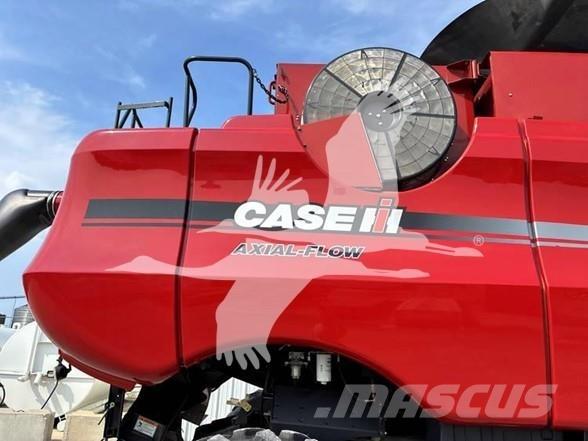 Case IH 8010 Ražas novākšanas kombaini