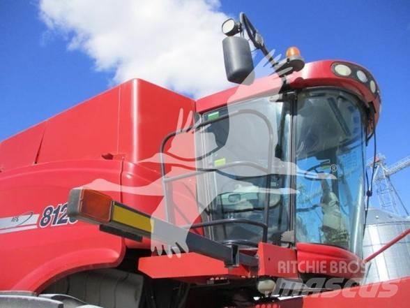 Case IH 8120 Ražas novākšanas kombaini