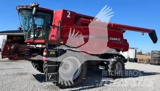 Case IH 8240 Ražas novākšanas kombaini