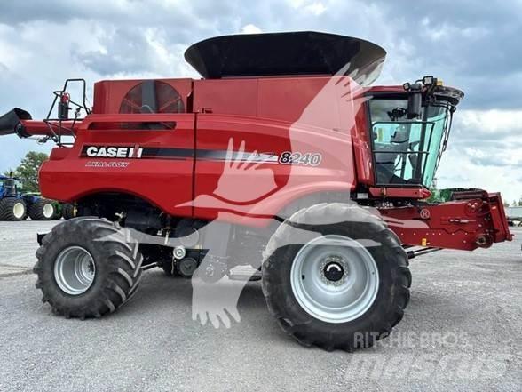 Case IH 8240 Ražas novākšanas kombaini