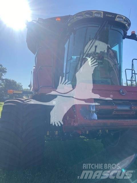 Case IH 8250 Ražas novākšanas kombaini