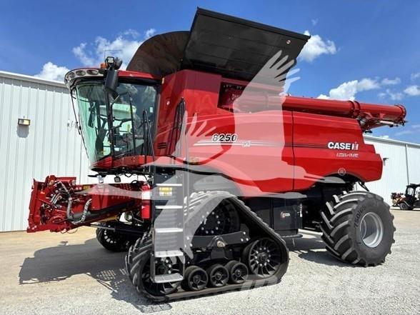 Case IH 8250 Ražas novākšanas kombaini