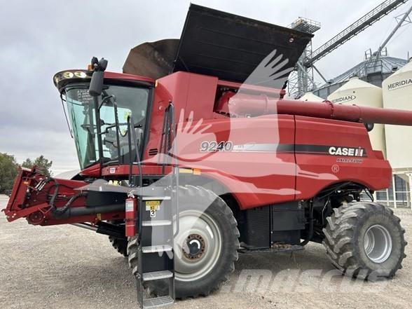 Case IH 9240 Ražas novākšanas kombaini