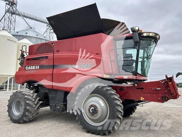 Case IH 9240 Ražas novākšanas kombaini