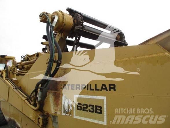 CAT 623B Skrēperi
