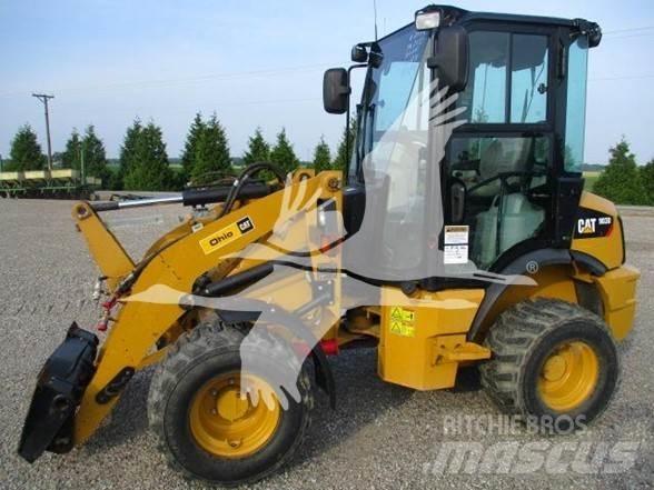 CAT 903D Iekrāvēji uz riteņiem