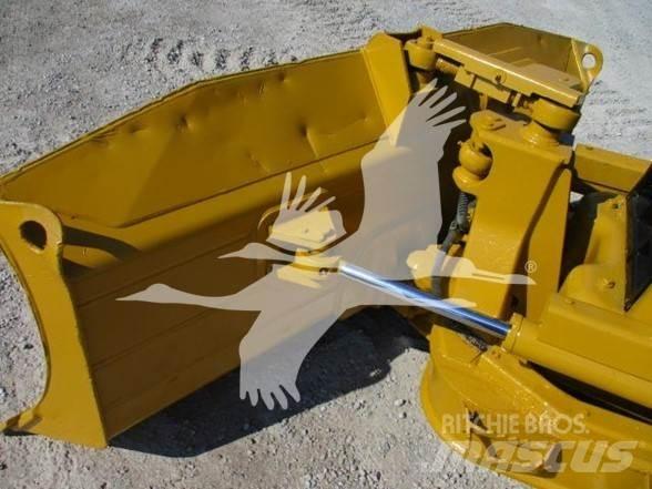 CAT D3G XL Kāpurķēžu buldozeri