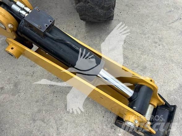CAT TL1055D Teleskopiskie manipulatori
