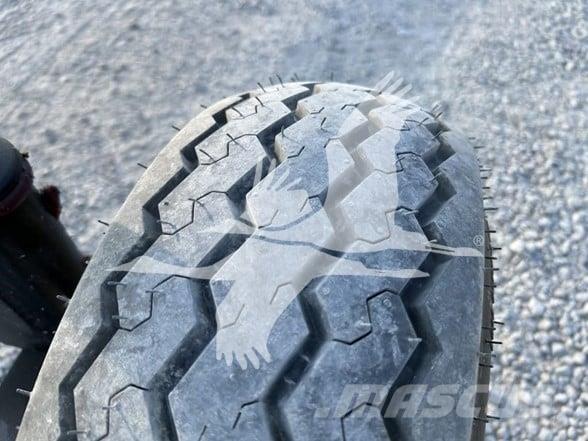 E-Z Trail 680 Citas piekabes