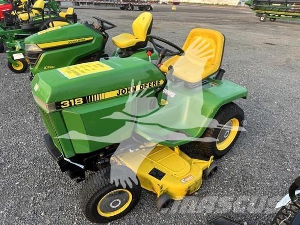 John Deere 318 Mauriņa traktors
