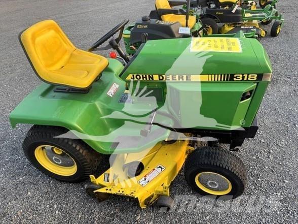 John Deere 318 Mauriņa traktors